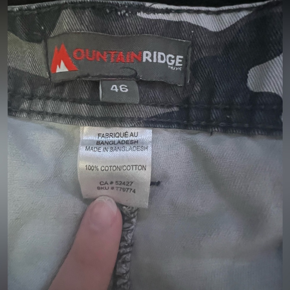 Men's Camouflage Cargo Shorts - Picture 2 of 2